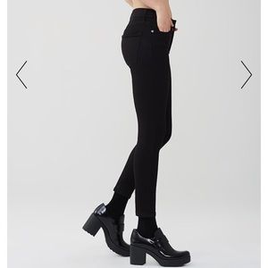 AGOLDE SOPHIE HIGH RISE SKINNY CROP IN JET!